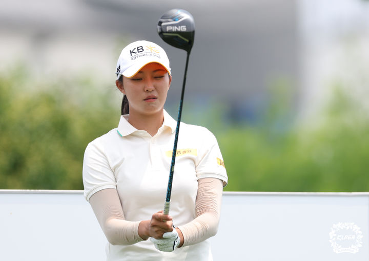 [서울=뉴시스] 박예지가 4일 인천 서구의 베어즈베스트 청라 골프클럽(파72)에서 열린 한국여자프로골프(KLPGA) 투어 롯데 오픈(총상금 12억원) 3라운드 6번 홀에서 목표점을 조준하고 있다. (사진=KLPGA 투어 제공) 2026.07.04. *재판매 및 DB 금지
