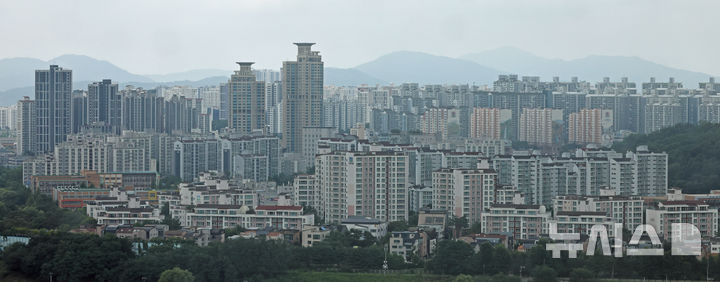 [남양주=뉴시스] 김금보 기자 = 사진은 5일 경기도 남양주 아파트 단지. 2026.07.05. kgb@newsis.com