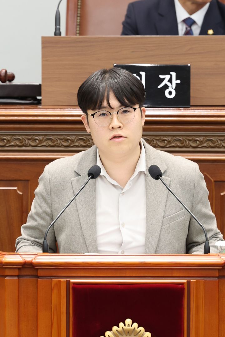 [창원=뉴시스] 강경국 기자 = 제5대 경남 창원시의회 전반기 건설해양농림위원장으로 선출된 진형익 의원. (사진=창원시의회 제공). 2026.07.06. photo@newsis.com *재판매 및 DB 금지