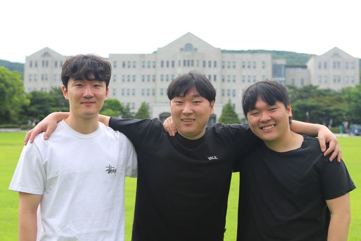 [아산=뉴시스] 호서대 전기시스템공학과에 재학 중인 (왼쪽)이정훈 이승훈 이지훈 형제.(사진=호서대학교). 2026.07.06. photo@newsis.com. *재판매 및 DB 금지
