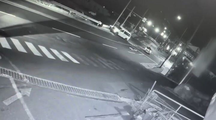 [창원=뉴시스] 강경국 기자 = 유명 관광지를 돌며 고의로 교통사고를 내고 보험금을 타내고 음주운전자를 협박해 합의금을 갈취한 일당의 교통사고 영상. (사진=경남경찰청 제공). 2026.07.06. photo@newsis.com *재판매 및 DB 금지