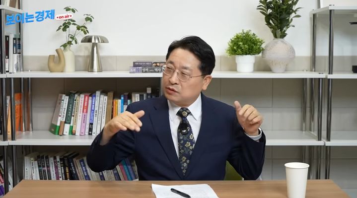 박원갑 KB국민은행 부동산수석전문위원은 5일 유튜브 채널 '김원장의 보이는 경제'에 출연해 한국 주택 시장의 본질적인 변화와 청년 세대를 위한 자산 관리 방향을 제시했다.&nbsp; 사진 유튜브 채널 '김원장의 보이는 경제' 영상 캡처 *재판매 및 DB 금지