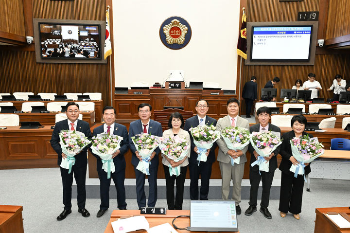 [울산=뉴시스] 울산시의회가 6일 제265회 임시회 제1차 본회의를 열고 제9대 의회 전반기를 이끌어갈 수장으로 3선의 이영해 의원을 의장에 선출했다. (사진=시의회 제공) 2026.07.06. photo@newsis.com *재판매 및 DB 금지