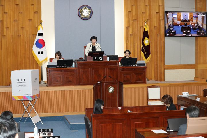 [울산=뉴시스] 6일 울산 남구의회 본회의장에서 제9대 전반기 의장단 선출을 위한 제278회 임시회 제1차 본회의가 진행되고 있다. (사진=울산 남구의회 제공) 2026.07.06. photo@newsis.com *재판매 및 DB 금지