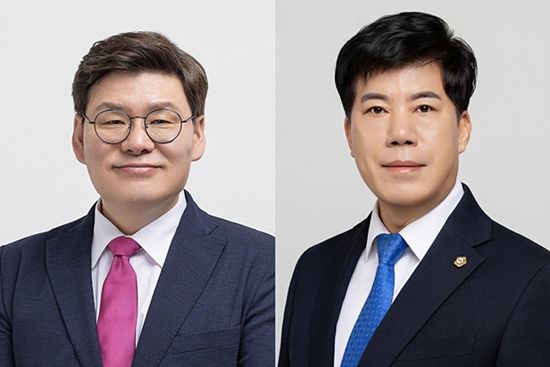 [대구=뉴시스] 김상혁 제10대 대구 북구의회 전반기 의장(왼쪽)과 채장식 부의장. (사진=대구 북구의회 제공) 2026.07.06. photo@newsis.com *재판매 및 DB 금지