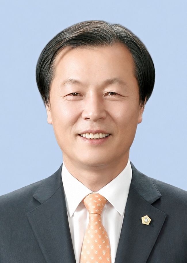 [함안=뉴시스]제10대 함안군의회 전반기 의장에 권병철 의원 선출.(사진=함안군 제공) 2026.07.06.photo@newsis.com *재판매 및 DB 금지