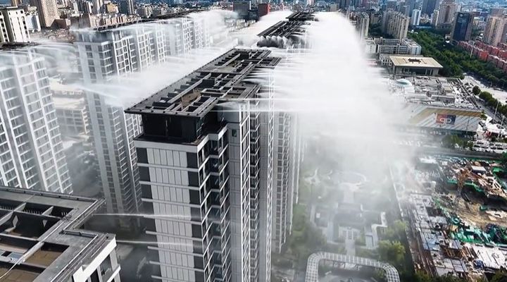 [서울=뉴시스] 중국 산시성 윈청시 한 아파트 단지의 '옥상 비' 냉방 시스템이 폭염 대응 사례로 주목받고 있다. (사진='SpoxCHN_MaoNing' X 계정 캡처)