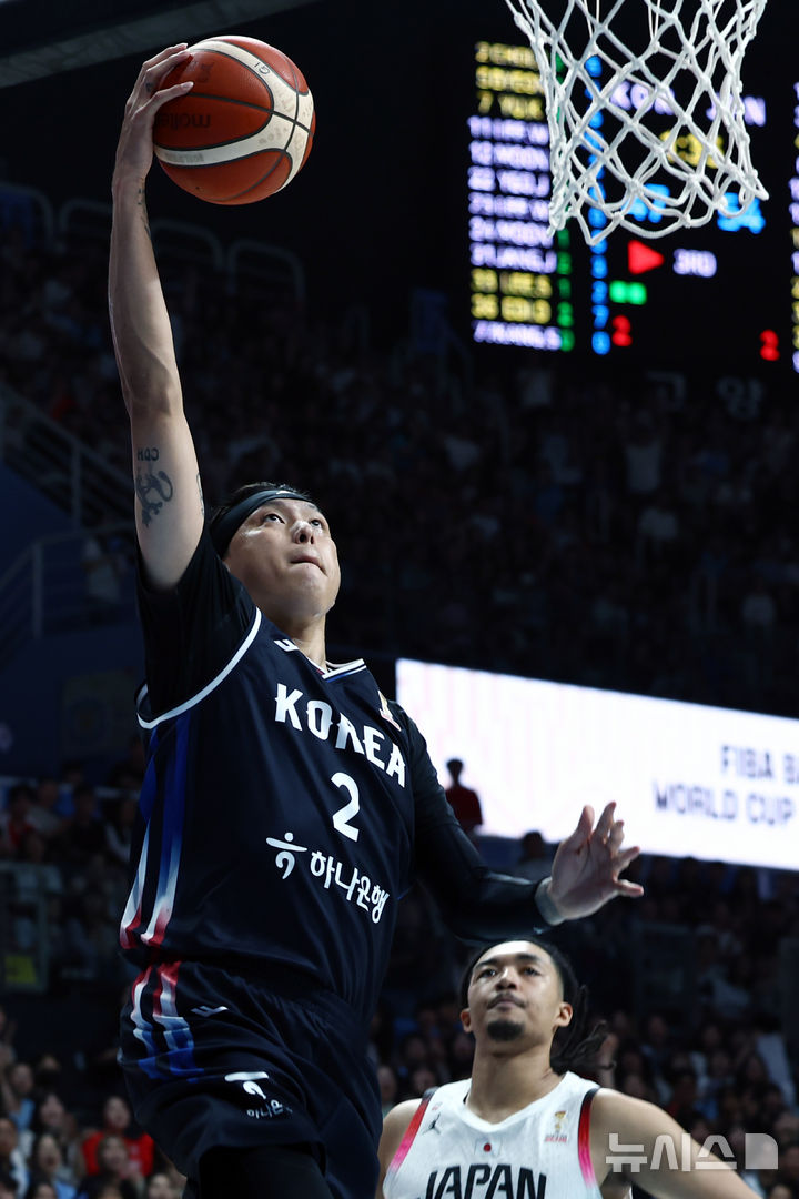 [고양=뉴시스] 고승민 기자 = 6일 경기 고양시 소노아레나에서 열린 2027 국제농구연맹(FIBA) 월드컵 아시아 예선 1라운드 최종 6차전 대한민국 대 일본 경기, 한국 최준용이 레이업슛을 하고 있다. 2026.07.06. kkssmm99@newsis.com