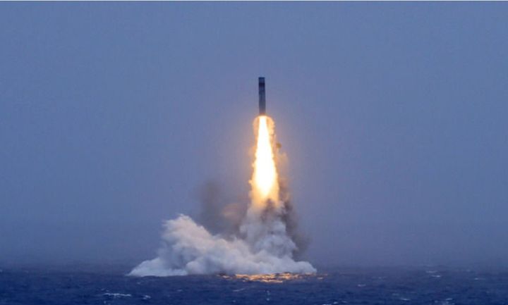 [베이징=신화/뉴시스] 중국이 6일 태평양에서 시험 발사한 잠수함발사탄도미사일(SLBM). 지난해 9월 3일 항일전쟁 승리 80주년 기념 열병식에서 공개된 쥐랑(JL)-3 미사일일 가능성이 높다고 전문가들은 보고 있다.2026.07.06. *재판매 및 DB 금지