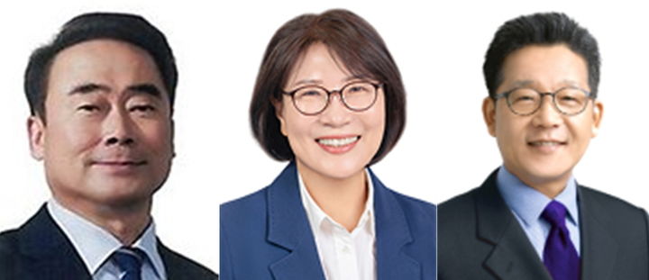 [대전=뉴시스] 제10대 대전시의회 의장과 제1·2부의장으로 선출된 더불어민주당 조성칠(중구1), 김영미(서구2), 류수열(중구2) 대전시의원. (사진= 대전시의회) *재판매 및 DB 금지