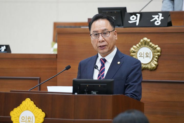 [부산=뉴시스] 제10대 부산진구의회 의장으로 선출된 성낙욱 의원. (사진=부산진구의회 제공) 2026.07.07. photo@newsis.com *재판매 및 DB 금지