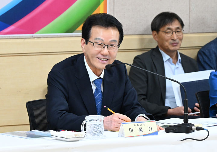 [거창=뉴시스] 이홍기 경남 거창군수 민선9기 첫 읍·면 순방. (사진=거창군 제공) 2026.07.07. photo@newsis.com *재판매 및 DB 금지