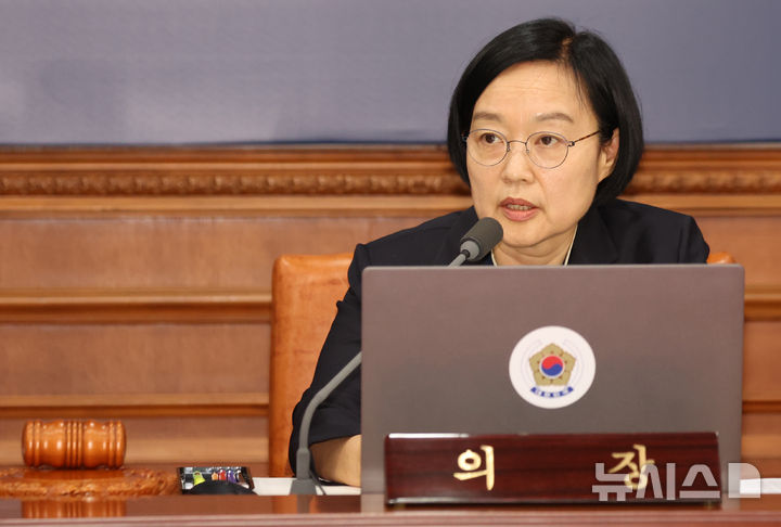 [서울=뉴시스] 조수정 기자 = 한성숙 국무총리가 7일 서울 종로구 정부서울청사에서 열린 국무회의에서 모두발언을 하고 있다. (공동취재) 2026.07.07. chocrystal@newsis.com