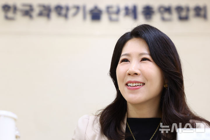 [서울=뉴시스] 황준선 기자 = 차미영 독일 막스플랑크 연구소 보안 및 정보보호연구소 단장이 7일 오전 서울 강남구 한국과학기술단체총연합회에서 열린 그룹 인터뷰에서 발언하고 있다. 2026.07.07. hwang@newsis.com