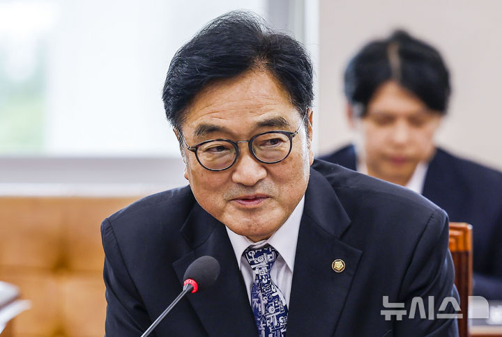 [서울=뉴시스] 정병혁 기자 = 우원식 더불어민주당 의원이 7일 서울 여의도 국회에서 열린 재정경제기획위원회 전체회의에서 인사말을 하고 있다. 2026.07.07. jhope@newsis.com