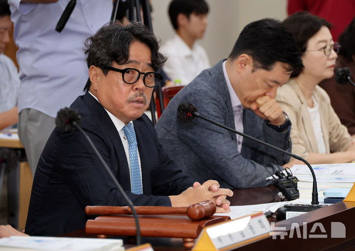 [세종=뉴시스] 배훈식 기자 = 권순원 최저임금위원회 위원장이 7일 오후 세종시 정부세종청사에서 열린 최저임금위 제12차 전원회의에서 발언하고 있다. 2026.07.07. dahora83@newsis.com
