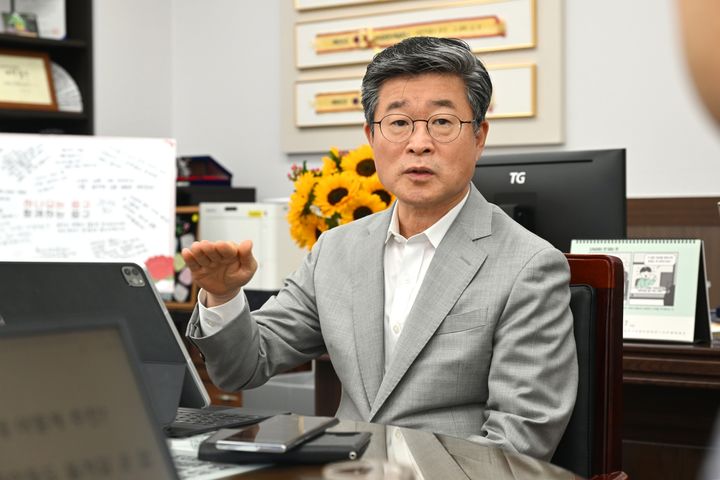[서울=뉴시스]뉴시스와 인터뷰하는 김길성 서울 중구청장. (사진=중구 제공) 2026.07.03. photo@newsis.com *재판매 및 DB 금지