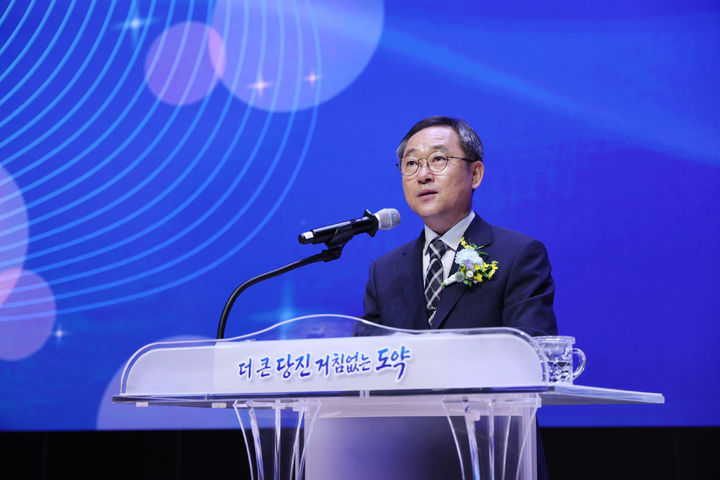 [당진=뉴시스] 성만제 당진시 부시장이 지난 7일 당진시청에서 취임식을 가지며 인사말을 하고 있다. (사진=당진시 제공) 2026.07.08. photo@newsis.com *재판매 및 DB 금지