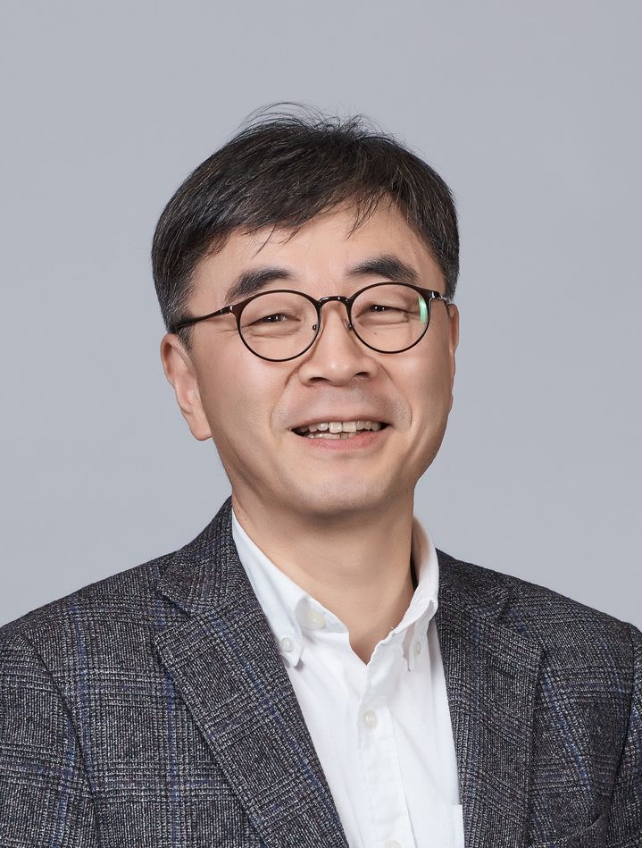 [서울=뉴시스] 효성 AI융합연구원 초대원장으로 선임된 맹성현 카이스트 명예교수. (사진=효성) 2026.07.08 photo@newsis.com *재판매 및 DB 금지 *재판매 및 DB 금지