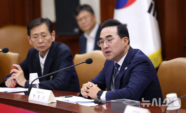 [서울=뉴시스] 김선웅 기자 = 박홍근 기획예산처 장관이 8일 서울 종로구 정부서울청사에서 열린 지방교육재정교부금 개편 공개토론회에서 모두발언을 하고 있다. 2026.07.08. mangusta@newsis.com