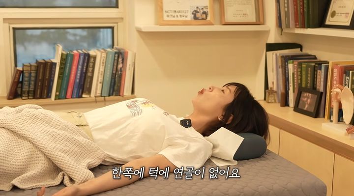 [서울=뉴시스] 그룹 코요태 신지가 부자연스러운 입매에 대한 오해를 풀었다. (사진=유튜브 채널 '어떠신지' 화면 캡처) 2026.07.09. photo@newsis.com *재판매 및 DB 금지