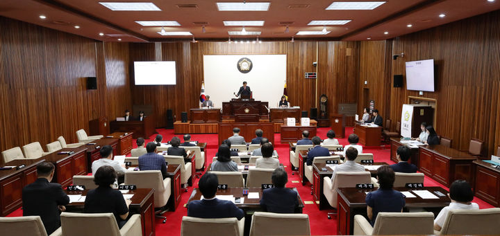 [대구=뉴시스] 대구 달서구의회는 제10대 전반기 의장단과 상임위원장을 선출하고 원구성을 마무리했다. (사진=대구 달서구의회 제공) 2026.07.09. photo@newsis.com *재판매 및 DB 금지