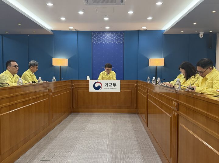 [서울=뉴시스]외교부는 최근 중동 지역 내 긴장이 다시 고조되고 있는 상황과 관련, 9일 유병석 영사안전국장 주재로 중동 지역 12개 공관과 본부-공관 합동 상황점검회의를 개최했다. *재판매 및 DB 금지