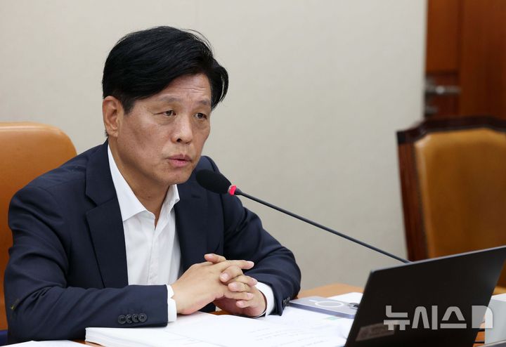 [서울=뉴시스] 고범준 기자 = 조승래 재정경제기획위원장이 9일 서울 여의도 국회에서 열린 재정경제기획위원회 전체회의에서 발언하고 있다. 2026.07.09. bjko@newsis.com