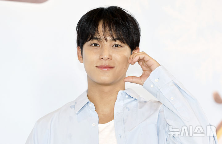 스니커즈 아시아 앰배서더 세븐틴 민규