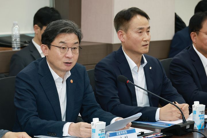 [서울=뉴시스] 이억원 금융위원장이 9일 오후 전북 전주시 전북중소벤처기업청에서 열린 '제6차 포용적 금융 대전환 회의 겸 지역금융 간담회'에서 발언하고 있다. (사진=금융위원회 제공) 2026.07.09. photo@newsis.com *재판매 및 DB 금지