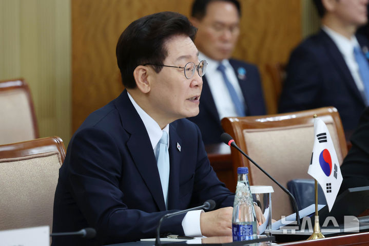 [울란바타르=뉴시스] 조성봉 기자 = 몽골을 국빈 방문한 이재명 대통령이 9일(현지 시간) 울란바타르 정부청사에서 열린 한-몽골 정상회담에서 발언을 하고 있다. 2026.07.09. suncho21@newsis.com