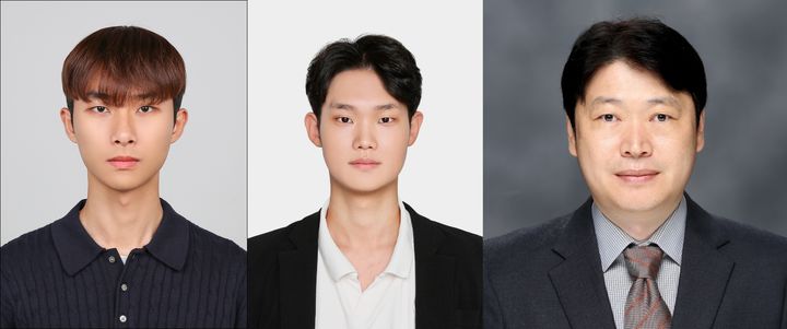 [서울=뉴시스] (왼쪽부터) 건국대 컴퓨터공학부 자연어처리연구실 송지우 석사과정생, 염시형 석사과정생, 김학수 지도교수. (사진=건국대 제공) 2026.07.10. photo@newsis.com *재판매 및 DB 금지