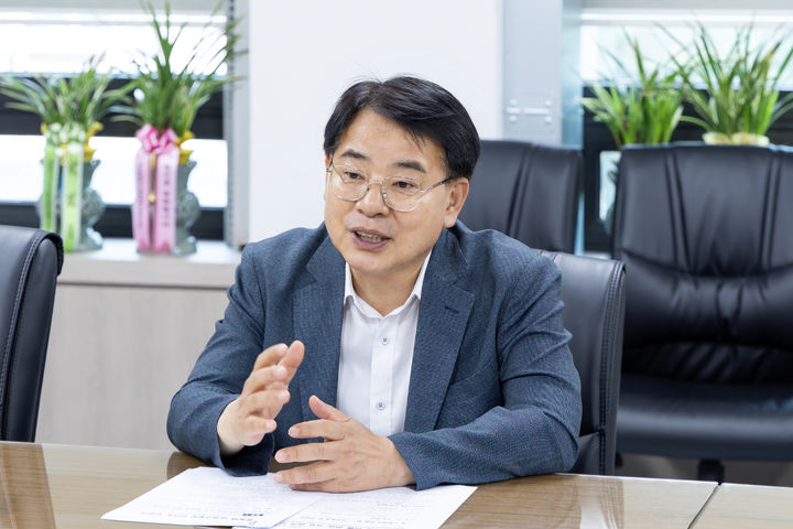 [부산=뉴시스] 윤일현 금정구청장이 9일 부산 금정구청에서 뉴시스와 인터뷰를 하고 있다. (사진=금정구 제공) 2026.7.10. photo@newsis.com *재판매 및 DB 금지