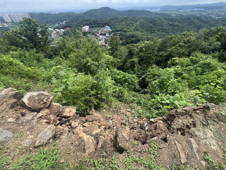 [서울=뉴시스] 지난 9일 비로 인해 파손된 경기 '오산 독산성과 세마대지' 모습 (사진=국가유산청 제공) 2026.07.10. photo@newsis.com *재판매 및 DB 금지