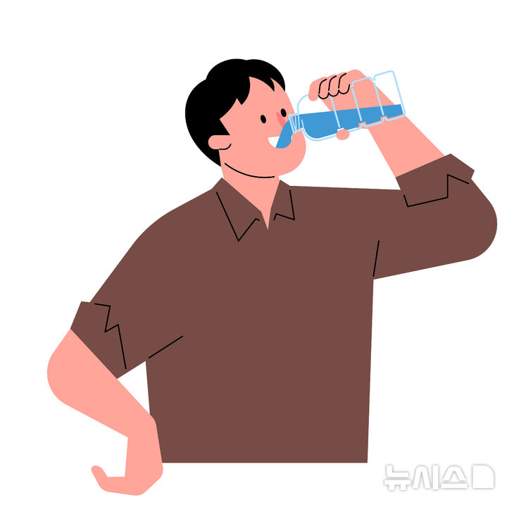 [서울=뉴시스] 무더운 여름철에는 갈증을 느끼기 전에 충분히 물을 마시는 습관이 신장 건강을 지킬 수 있는 예방법 중 하나다. (사진= 유토이미지 제공)