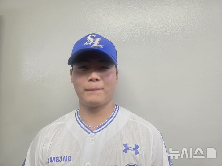 [서울=뉴시스] 김희준 기자 = 프로야구 삼성 라이온즈의 김백산이 10일 잠실구장에서 열리는 2026 KBO 퓨처스 올스타전을 앞두고 인터뷰를 하고 있다. 2026.07.10jinxijun@newsis.com