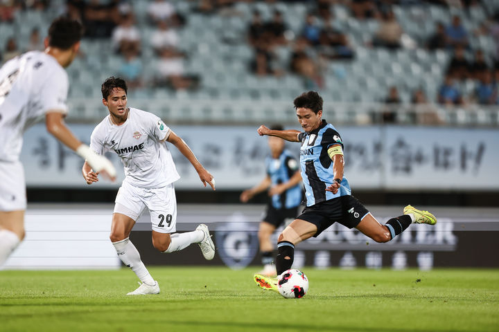 [천안=뉴시스] K리그2 천안시티FC와 김해FC 경기 모습. (사진=천안시티FC 제공) 2026.07.10 photo@newsis.com *재판매 및 DB 금지