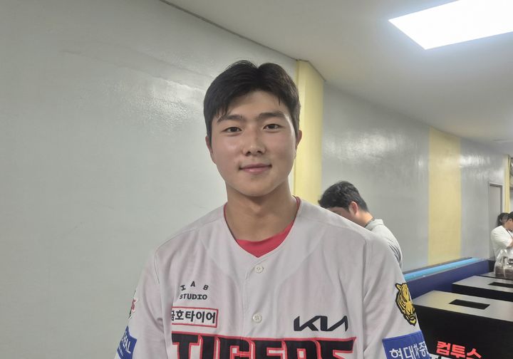 [서울=뉴시스] 문채현 기자 = 프로야구 KIA 타이거즈의 박종혁이 10일 서울 잠실구장에서 열린 2026 KBO 퓨처스 올스타전에 앞서 취재진과 인터뷰를 하고 있다. 2026.07.10. dal@newsis.com *재판매 및 DB 금지
