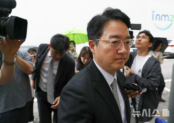 [서울=뉴시스] 전신 기자 = 심우정 전 검찰총장의 내란 가담 의혹을 들여다보는 2차 종합특별검사팀이 심 전 총장에 대한 신병 확보에 나섰다. 사진은 심 전 총장. 2026.07.14. photo1006@newsis.com