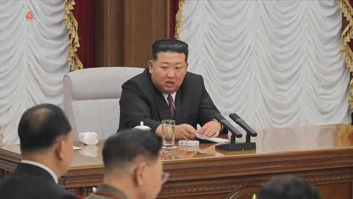 [서울=뉴시스] 북한 조선중앙TV는 김정은 국무위원장이 지난9일 조선노동당 중앙군사위원회 제9기 제1차 확대회의를 주재했다고 10일 보도했다. (사진=조선중앙TV 캡처) 2026.07.17. photo@newsis.com *재판매 및 DB 금지
