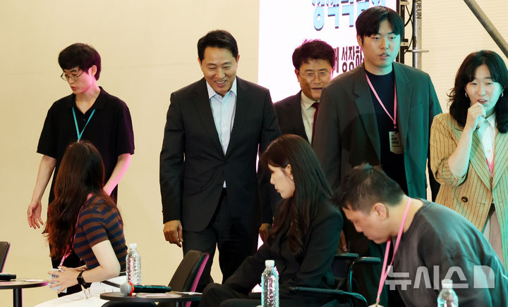 청년정책 박람회 참석하는 오세훈 서울시장