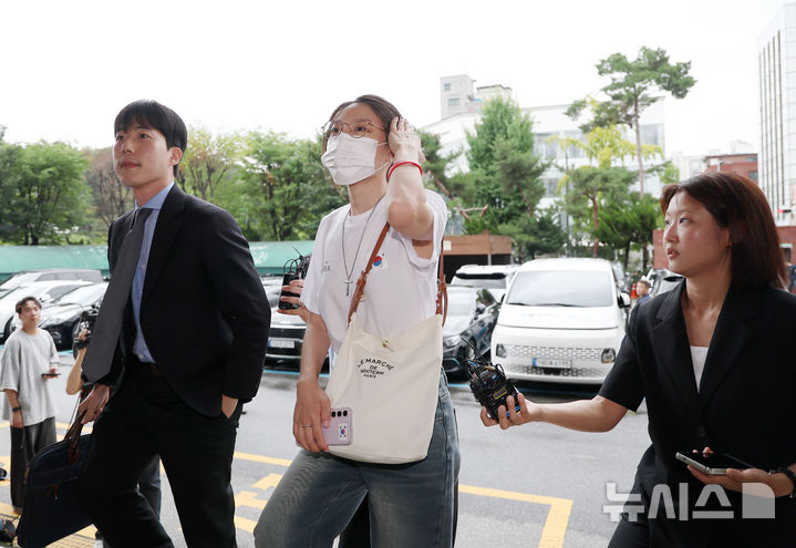 잠실 개표소 '올다르크' 피의자 조사 출석
