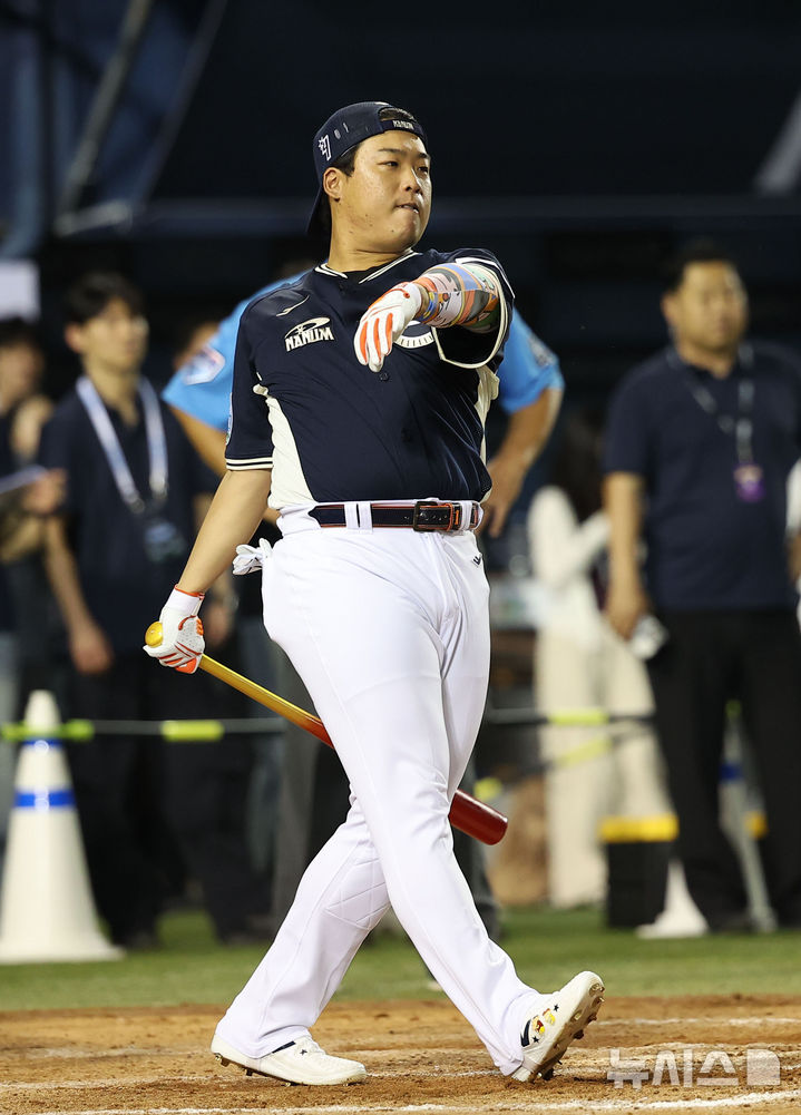 [서울=뉴시스]김선웅 기자 = 한화 강백호가 10일 서울 송파구 잠실야구장에서 열린 2026 KBO 올스타전 컴투스프로야구 홈런 더비에서 타격하고 있다. 2026.07.10. mangusta@newsis.com