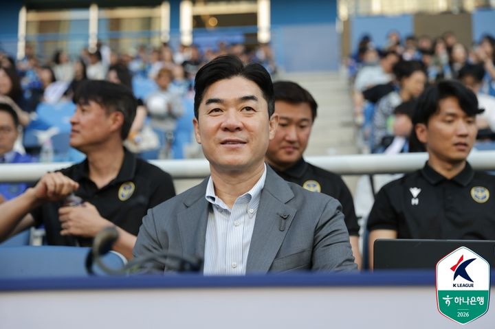 [서울=뉴시스] 프로축구 K리그1 인천 유나이티드의 윤정환 감독. (사진=한국프로축구연맹 제공) *재판매 및 DB 금지