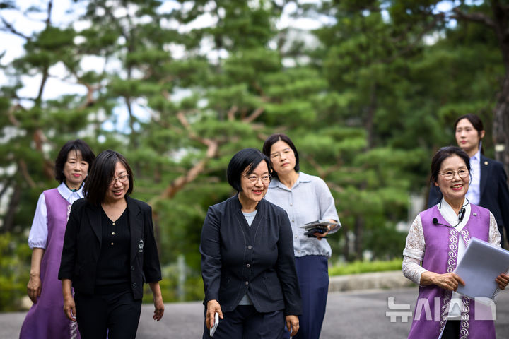[서울=뉴시스] 한성숙 국무총리는 12일 삼청동 총리공관에서 제1회 '열린 브런치'를 개최했다. (사진=총리실 제공) 2026.07.12