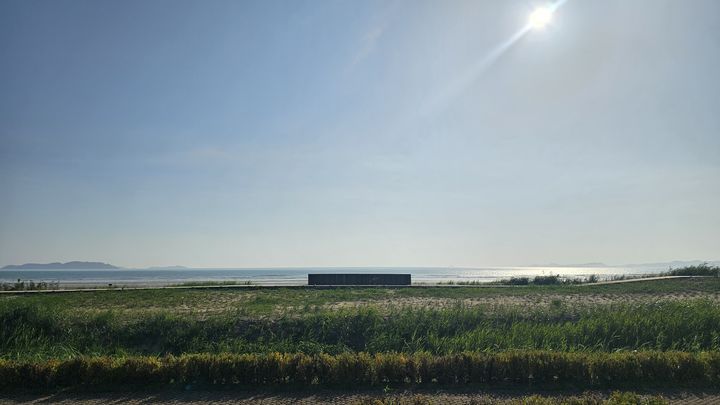 '폭염특보' 충남권 낮 최고 35도…오후엔 소나기 예보도