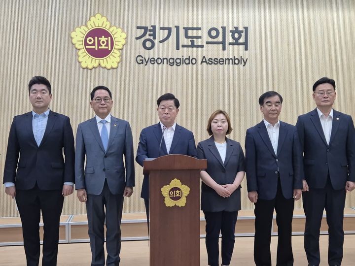[수원=뉴시스] 이병희 기자 = 박승원 광명시장이 13일 경기도의회 브리핑룸에서 더불어민주당 최고위원 출마 기자회견을 하고 있다. 2026.07.13. iambh@newsis.com *재판매 및 DB 금지