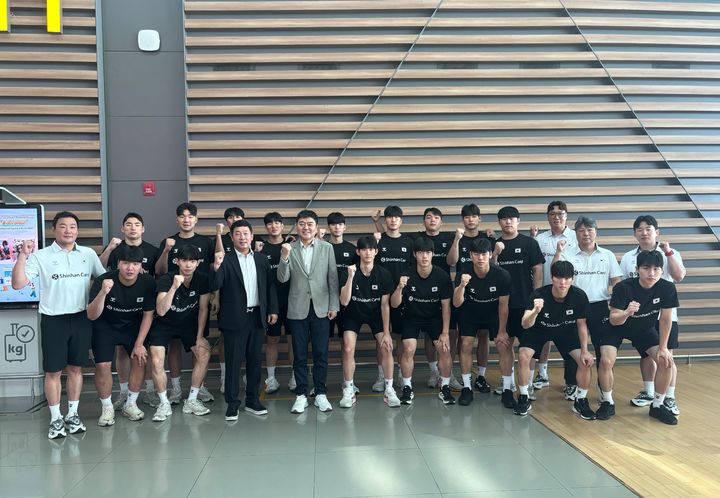 [서울=뉴시스] 한국 남자 주니어(20세 이하) 핸드볼 대표팀, 제19회 아시아주니어선수권대회 참가 위해 13일 중국 추저우로 출국. (사진=대한핸드볼협회 제공) 