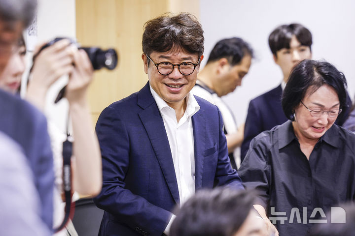 [서울=뉴시스] 정병혁 기자 = 유의동 국민의힘 의원이 13일 서울 여의도 국회 의원회관에서 열린 '대한민국 반도체 산업 대계, 진정한 지역균형발전 어떻게 설계할 것인가?' 긴급토론회에 참석하고 있다. 2026.07.13. jhope@newsis.com