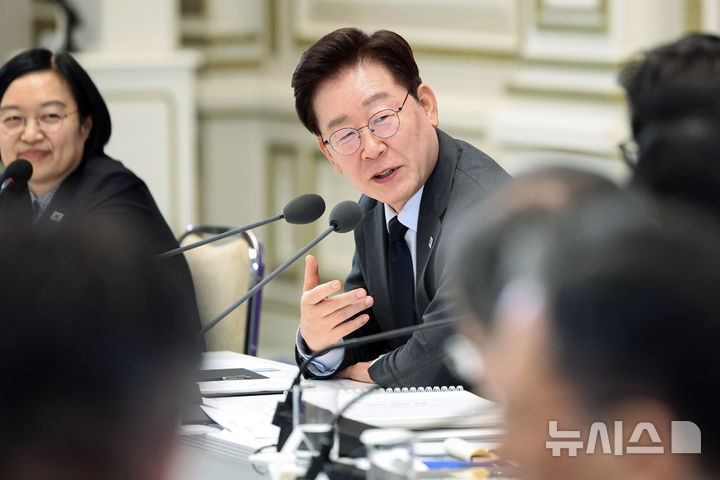 [서울=뉴시스] 조성봉 기자 = 이재명 대통령이 13일 청와대에서 열린 2026년 국가재정전략회의에서 발언하고 있다. (청와대통신사진기자단) 2026.07.13. suncho21@newsis.com